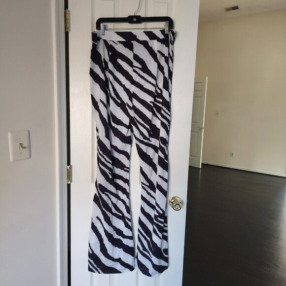 Black & White Zebra Chiffon Flare Trousers | Size 14 - Picture 2 of 5